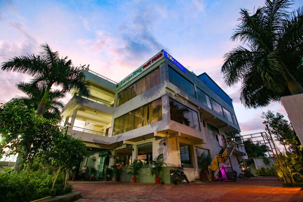 Fabhotel Sharma & Vishnu Garden