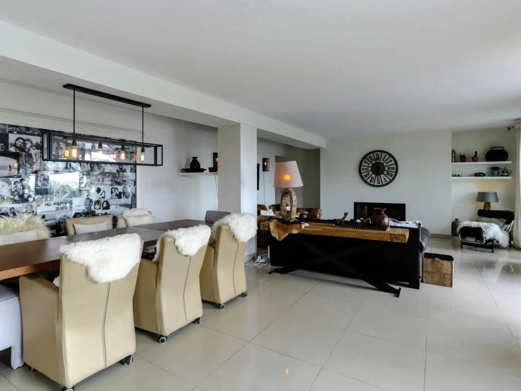Villa in Grasse With Private Pool