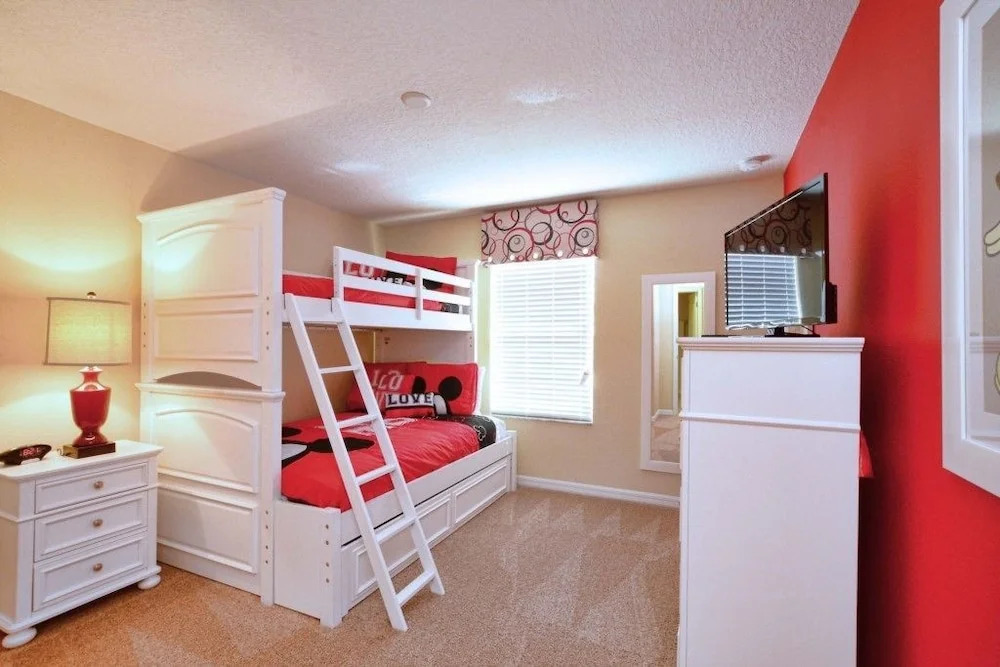 4 bedrooms villa accommodate 10 guests