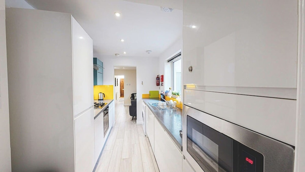 Perfect for Contractors 4-bedrooms Sleeps 7