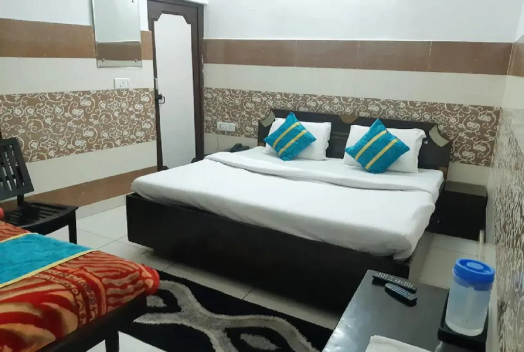 Goroomgo Hotel Ishan Katra