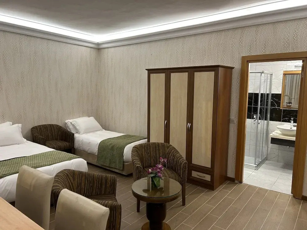 Lily Rooms