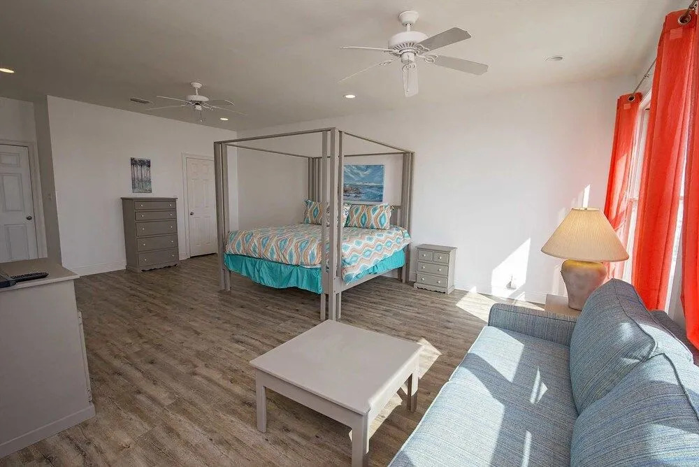 Sand Crab East Beach House 4 Bedrooms 3.5 Bathrooms Home