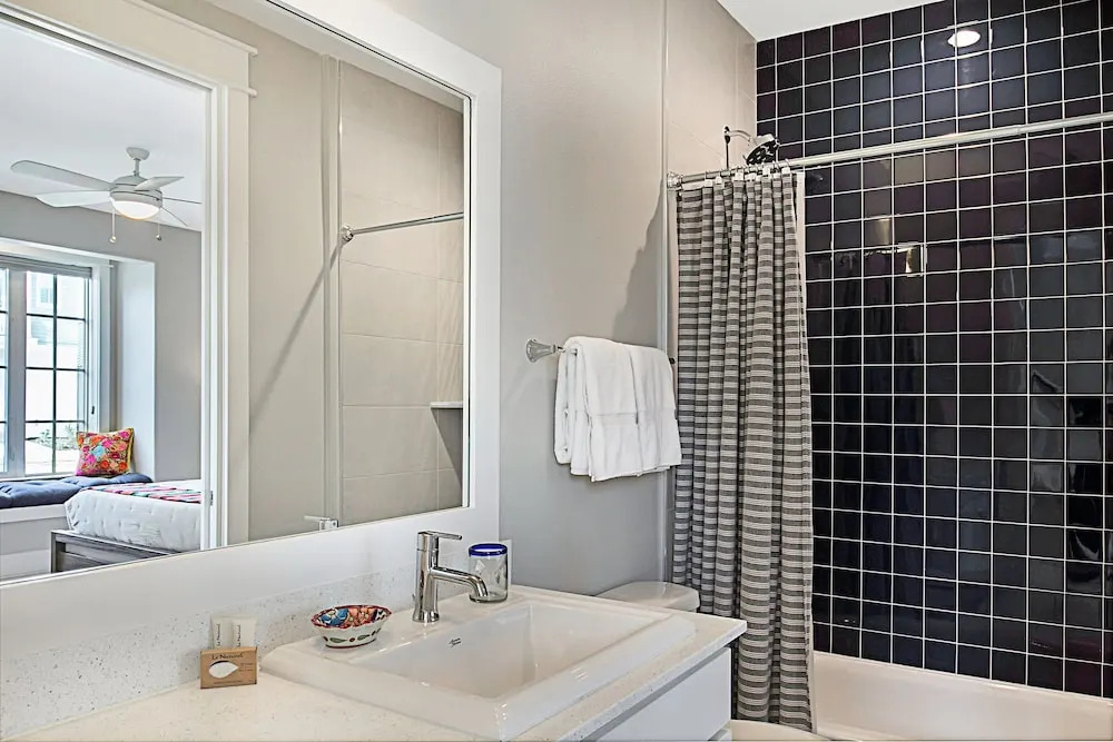 164 Sunset Avenue Townhouse 3 Bedrooms 3.5 Bathrooms Townhouse