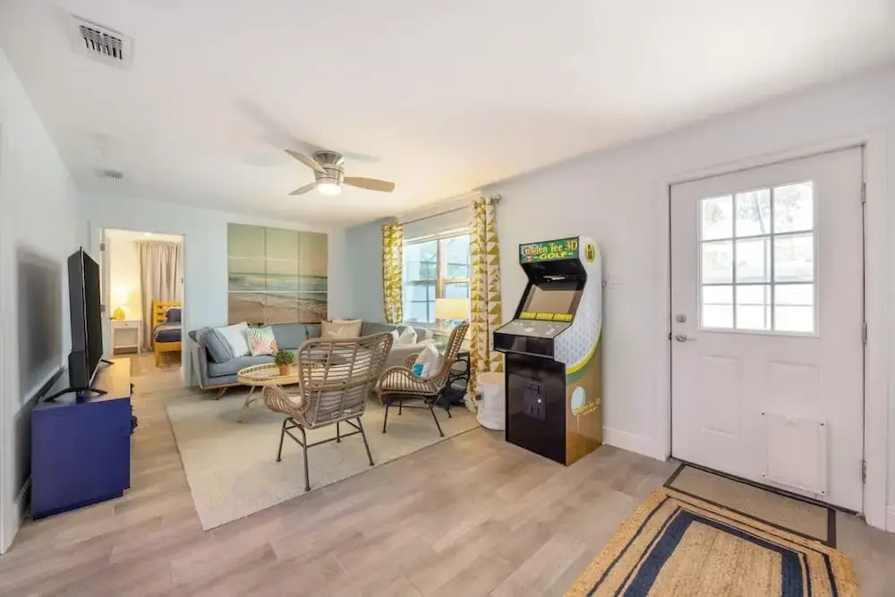 Fun Family-friendly Largo Home Heated Pool