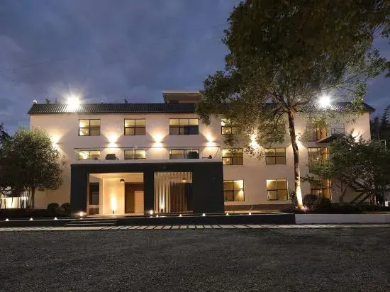 Joyeux Hotel