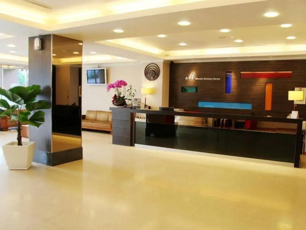 Manbo Holiday Hotel