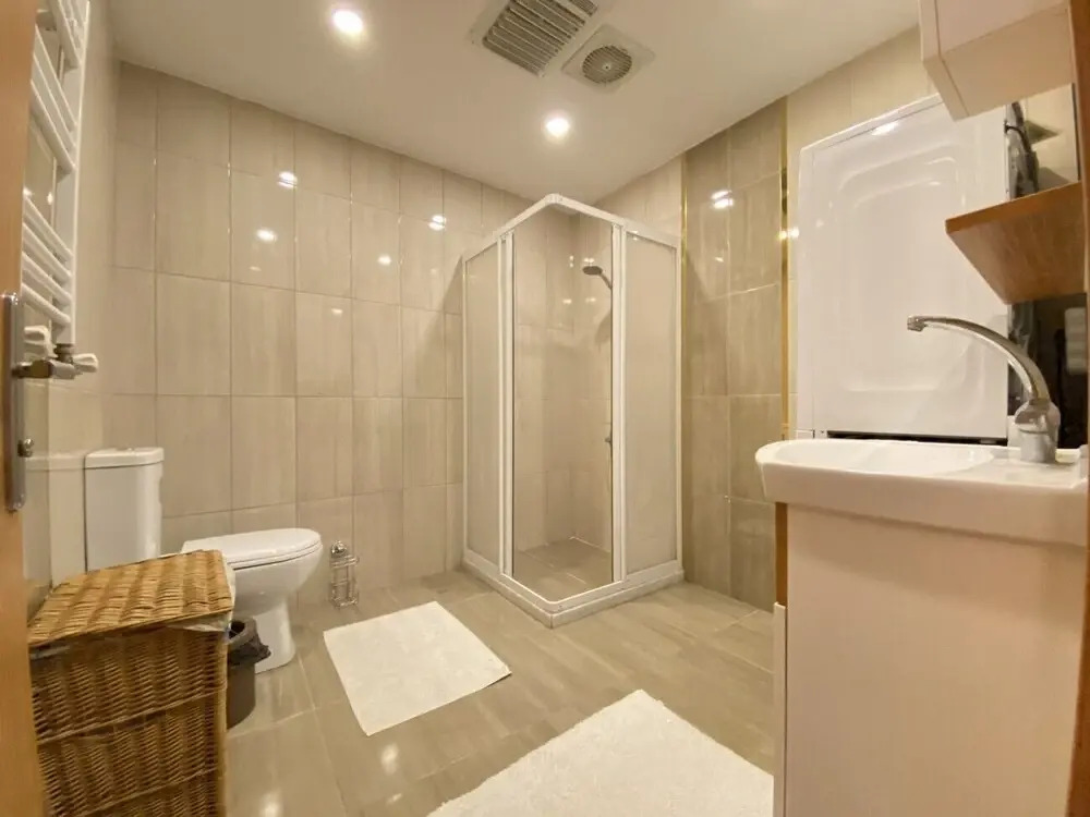 Spacious and Modern Flat in Kagithane