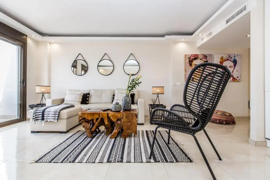 Luxurious 2 Bed Puerto Banús Apt - RDR193