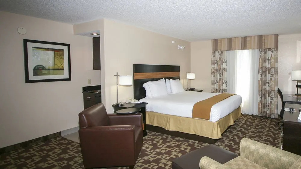 Holiday Inn Express SHELBY @ HWY 74