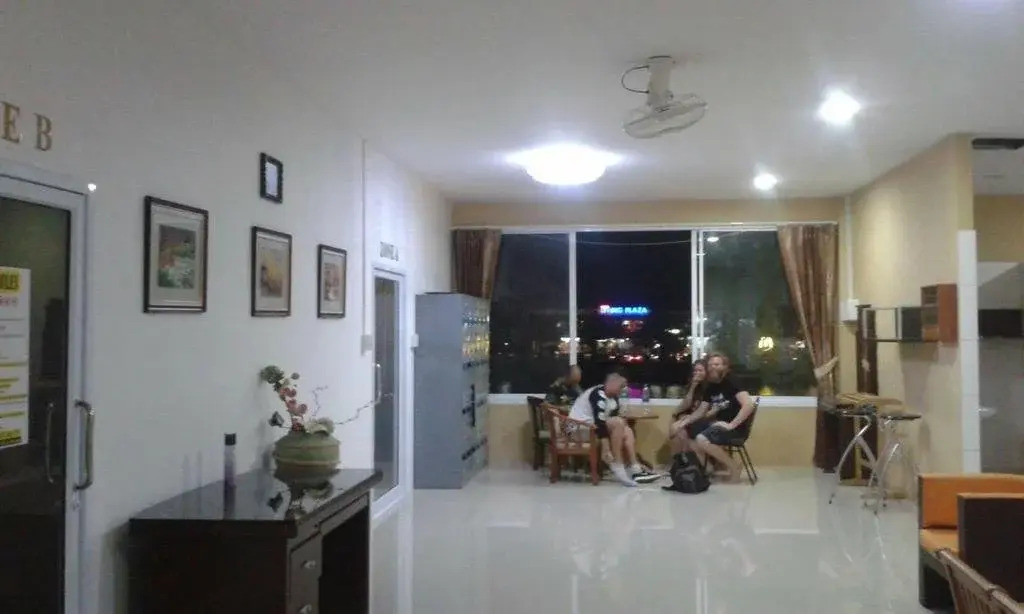Samui Lakeside Hostel - Adults Only