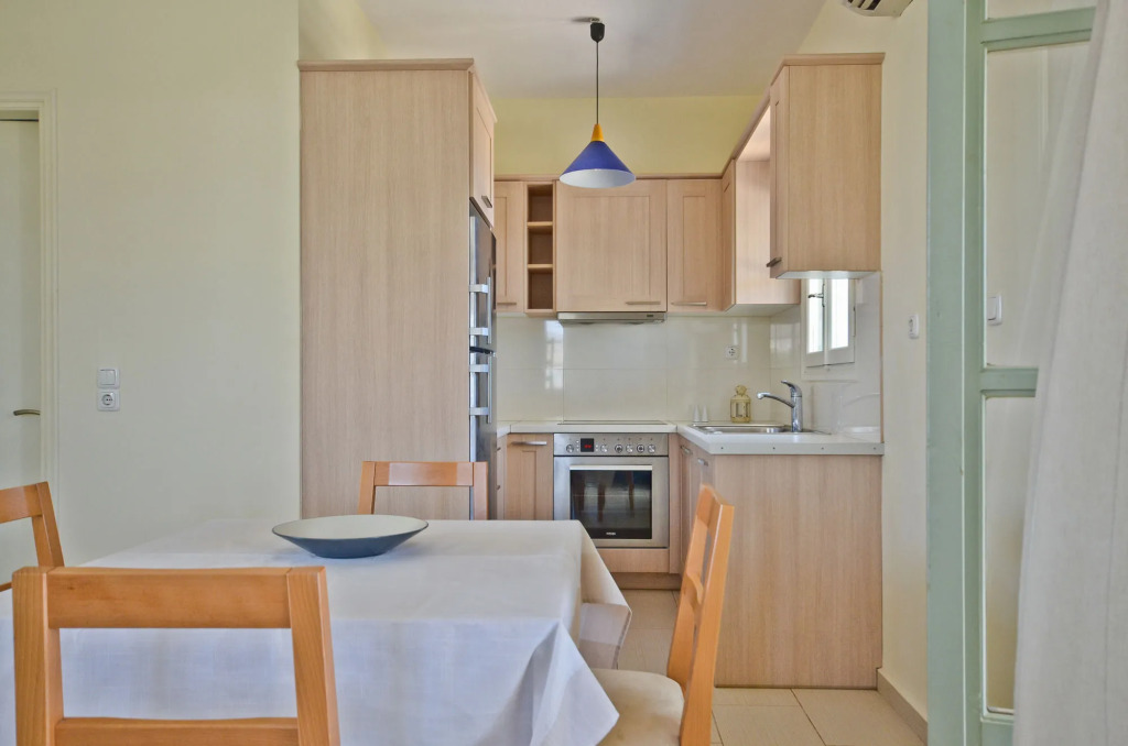Ydreos Studios & Apartments