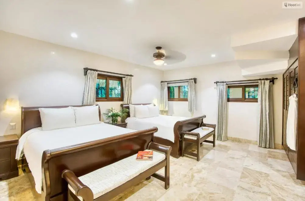 Mansion in Soliman Bay for 34 guests