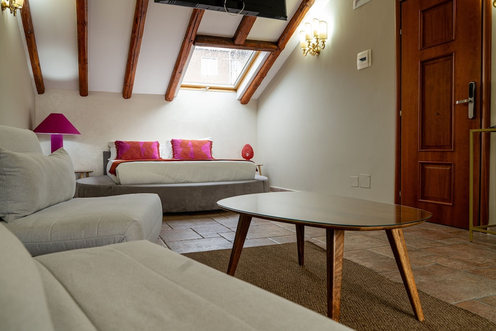 Malia Home