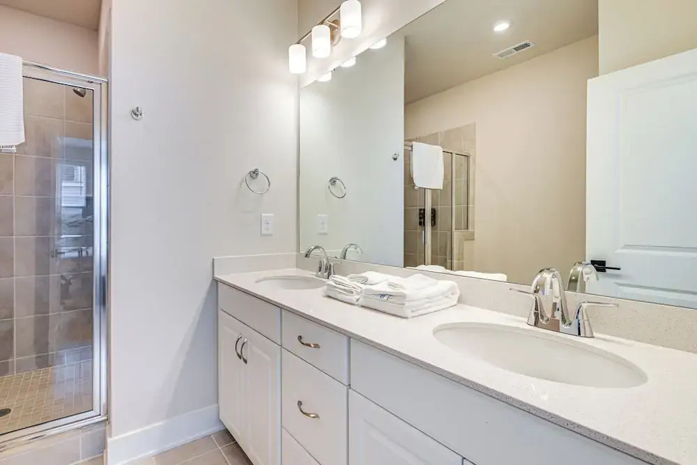 2 Mi to Dtwn Charlotte: Unit w/ Rooftop Deck!