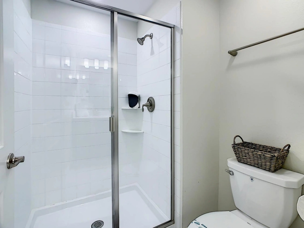Stunning 4BR Townhouse with private pool and free resort amenities