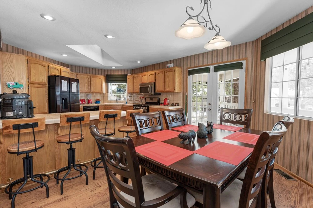 Peniche's Cabin -free Ski/snowboard Rental! -3br/2ba/foosball/wifi/smart Tvs/fenced Yard 3 Bedroom Home