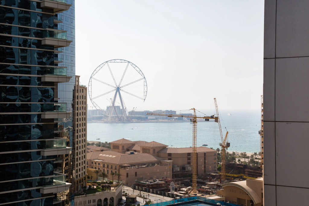 Apartment With Stunning Views In Dubai Marina