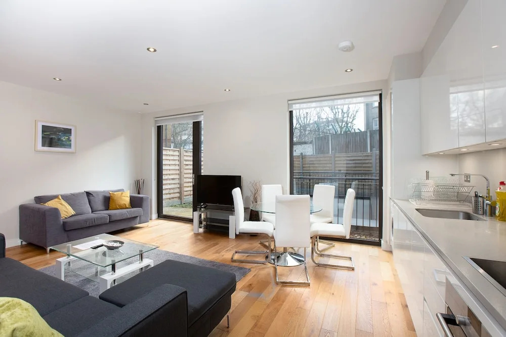 Split Level 2 Bed In Maida Vale, Near Paddington