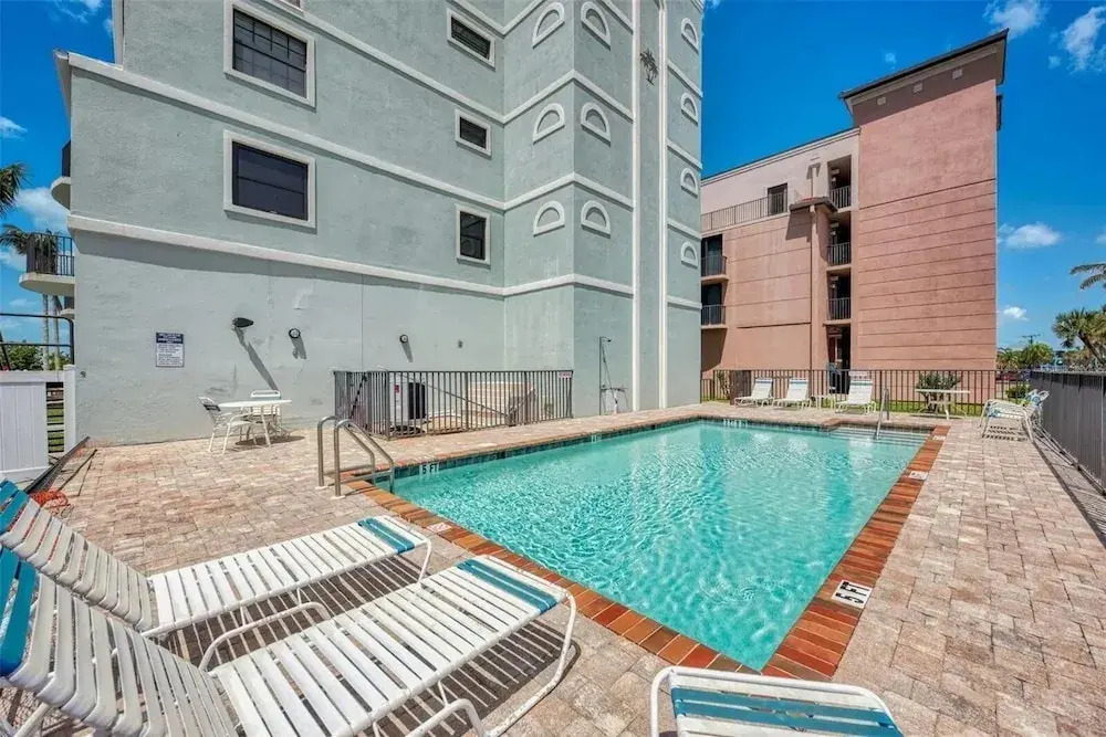 Spacious Beachfront 3br Manasota Key Condo 3 Bedroom Condo