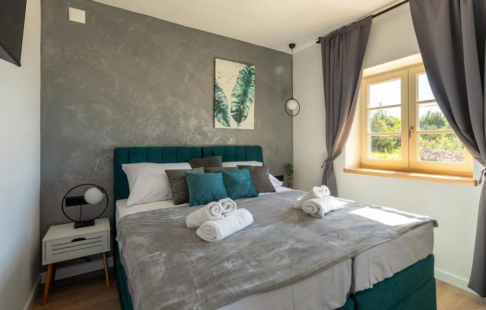 Awesome Apartment in Sali with Hot Tub, WiFi & 2 Bedrooms