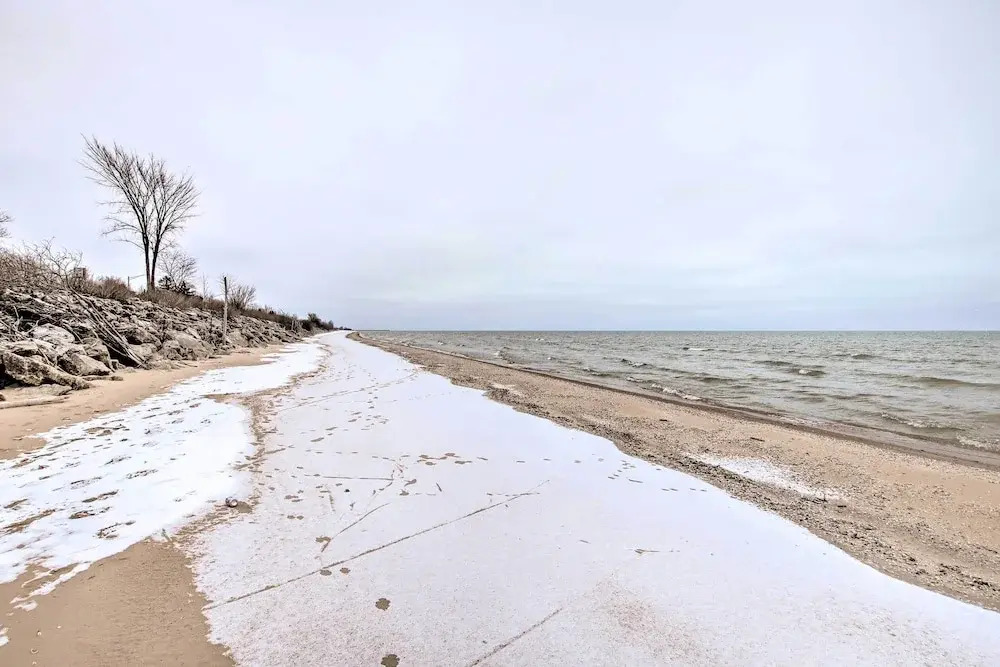 5 Mi to Point Beach State Forest: Home w/ Fire Pit