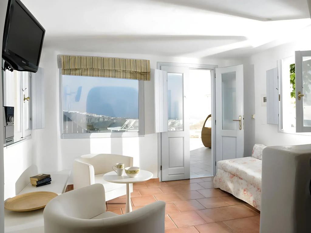 Suites of the Gods Cave Spa Hotel