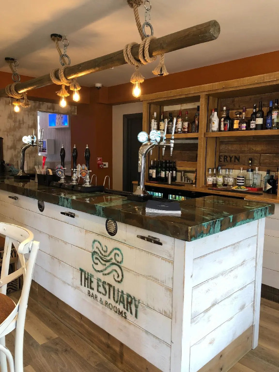 The Estuary Bar and Rooms