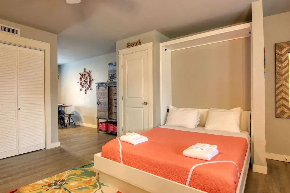 Courtyard #120 Studio Bedroom 1 Bathroom Condo
