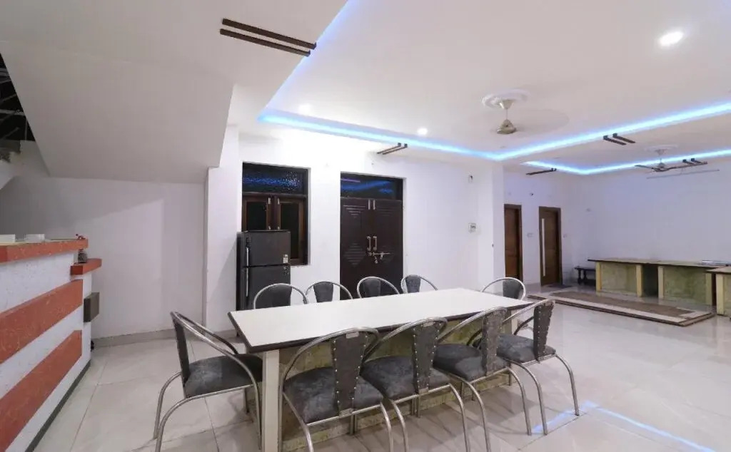 Anand Luxury Villa By OYO Rooms