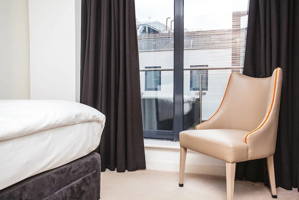 Central E1 2 Bedroom Flat