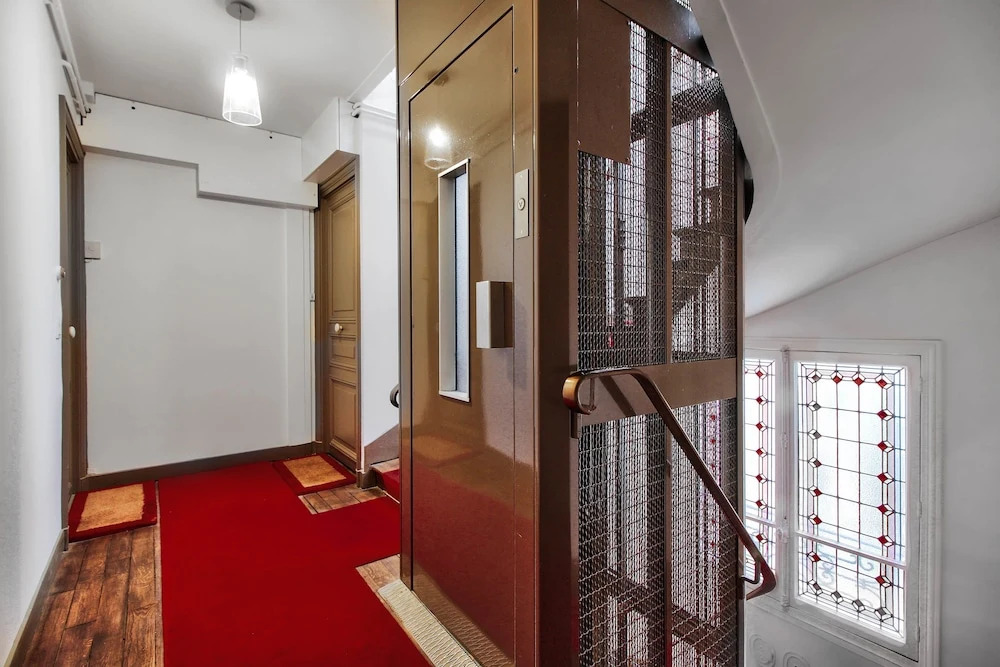 Apartment full of lights - Ternes