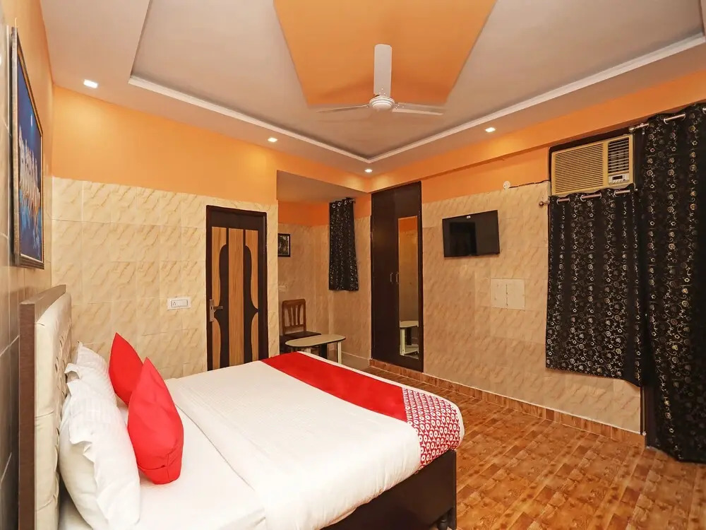 Qlark Rooms & Lawn By OYO Rooms