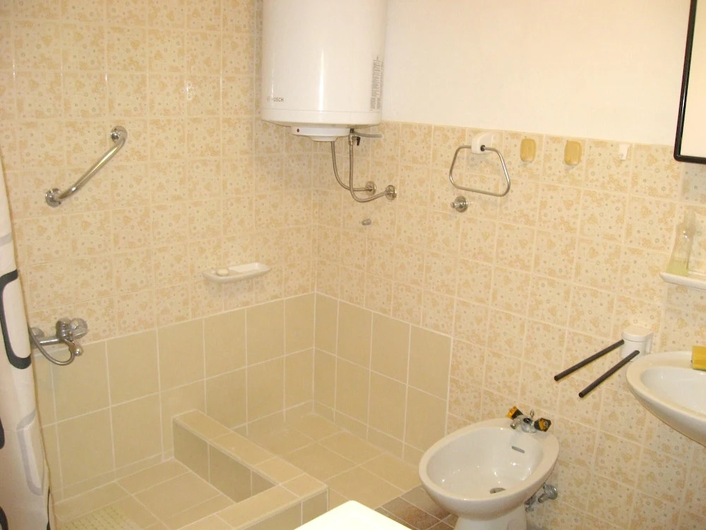 House With 3 Bedrooms in Sveti Jakov, With Wonderful Mountain View, En