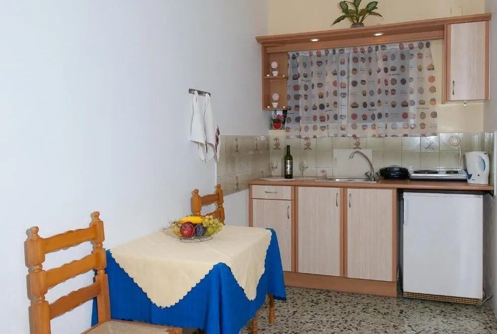 Nikos Studios & Apartments