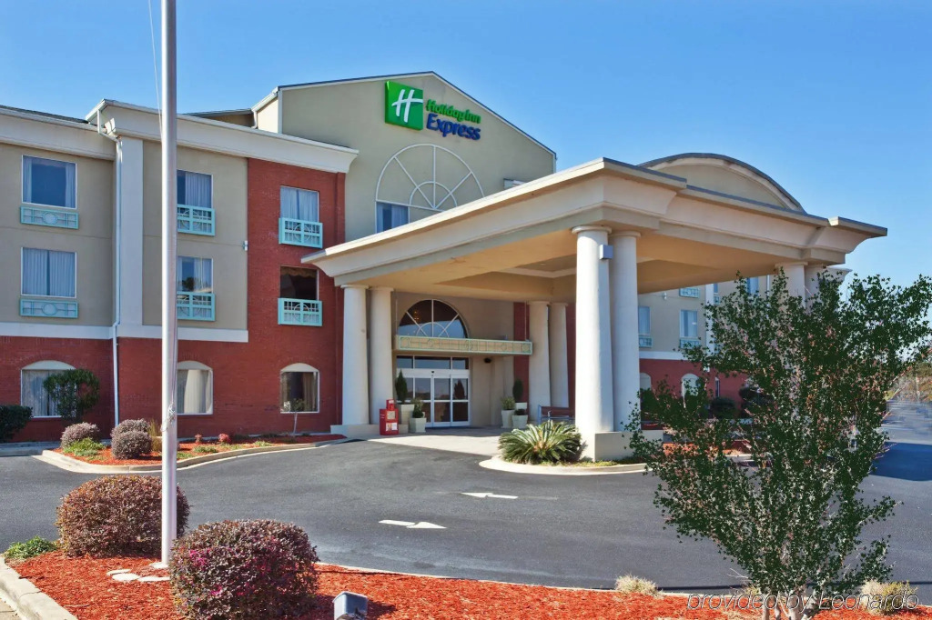 Holiday Inn Express and Suites Thomasville by IHG