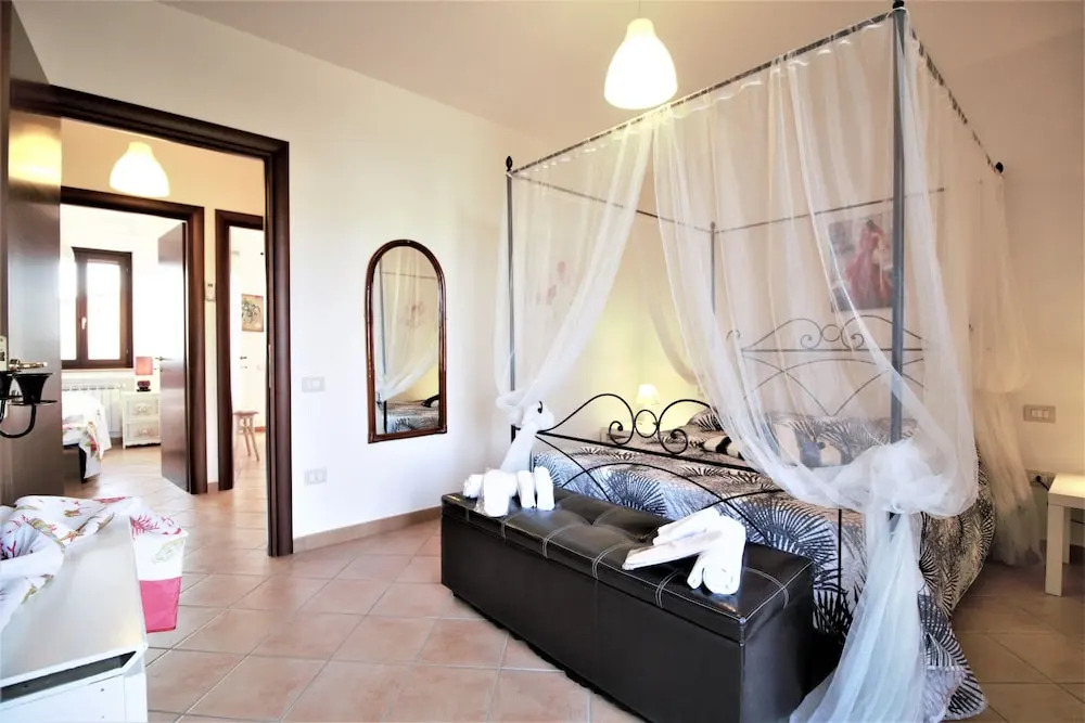 Holidaycasa Emiliano - Villa con Giardino Privato