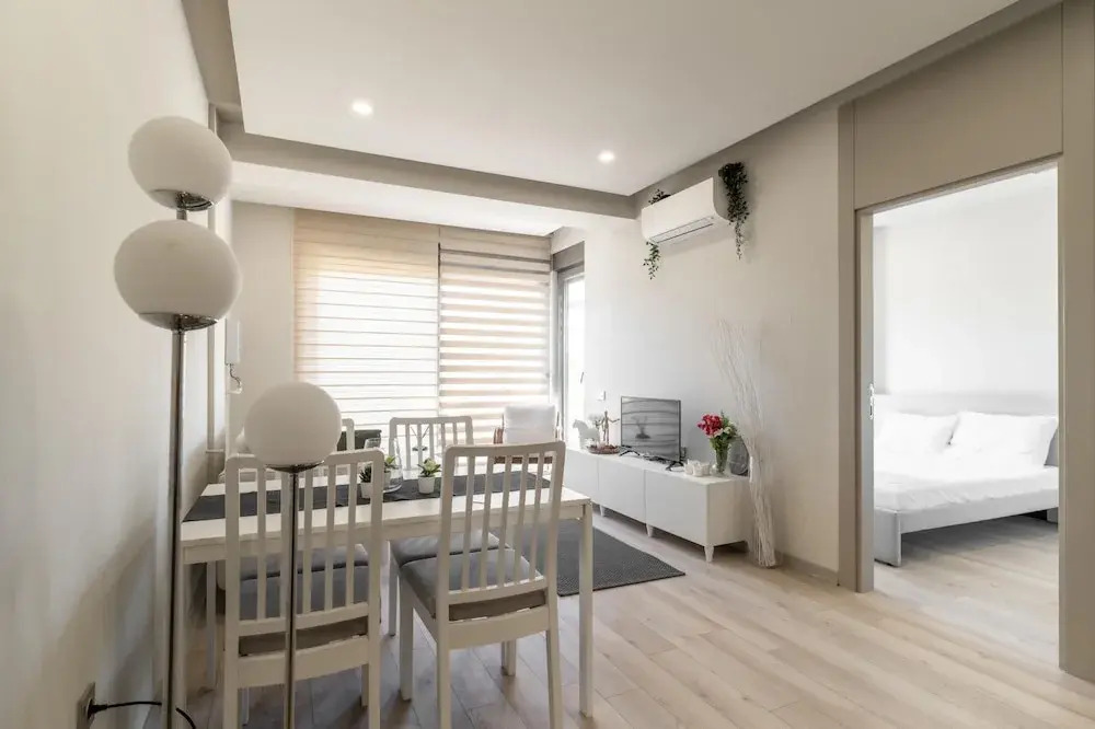 Central Studio w Balcony 10 min to Lara Beach