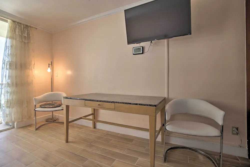 Ocean-view Studio in Marco Polo Beach Resort!