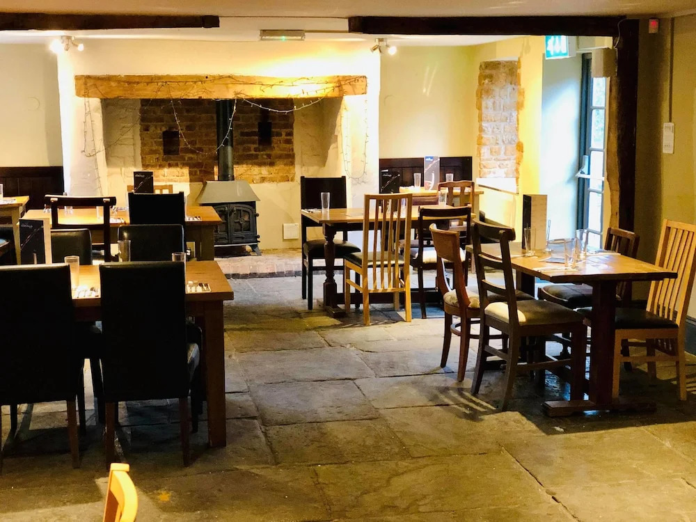 The Hollybush Inn and B&B