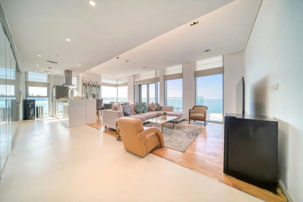 Bluewaters Escape Ocean View and Luxury Living