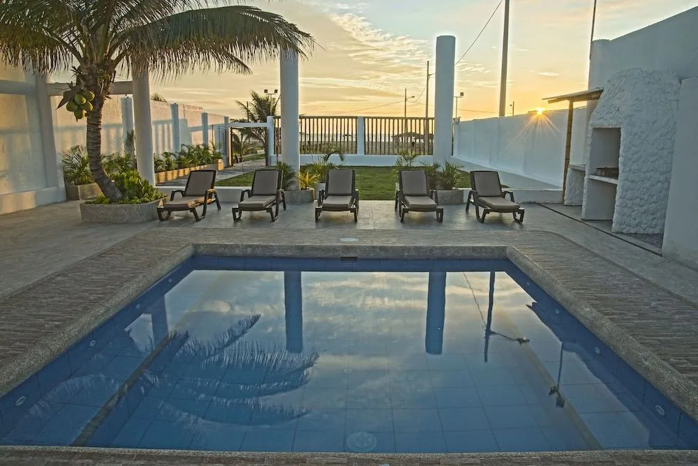 Hotel La Ría Playas