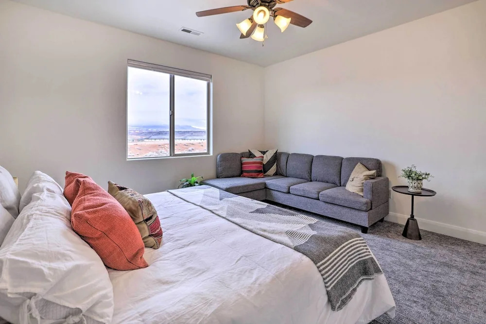 Modern Apartment w/ Beautiful Mountain Views!