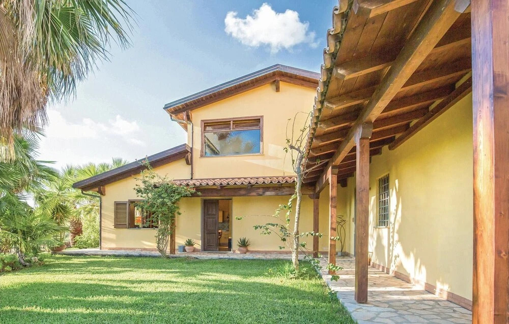 Lovely Home In S Maria Di Ricadi Vv With Wifi