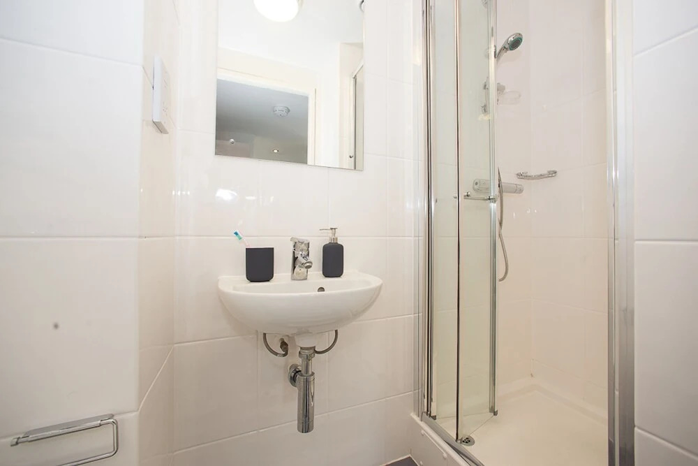 Modern Studios, LEICESTER - SK