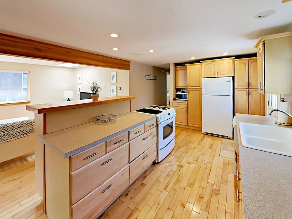 1638 S Edgewood St Home 3 Bedrooms 1 Bathroom Home