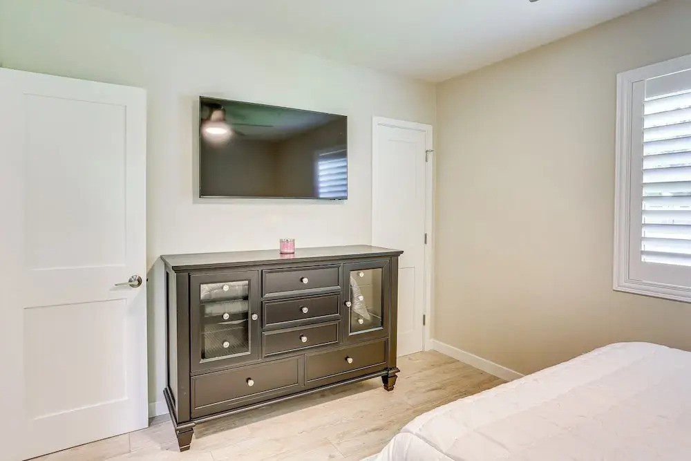 Walk to Park & Aquatic Center: Airy Redding Home!