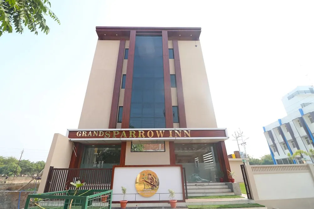 Grand Sparrow Inn