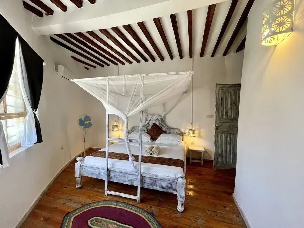 Duara House