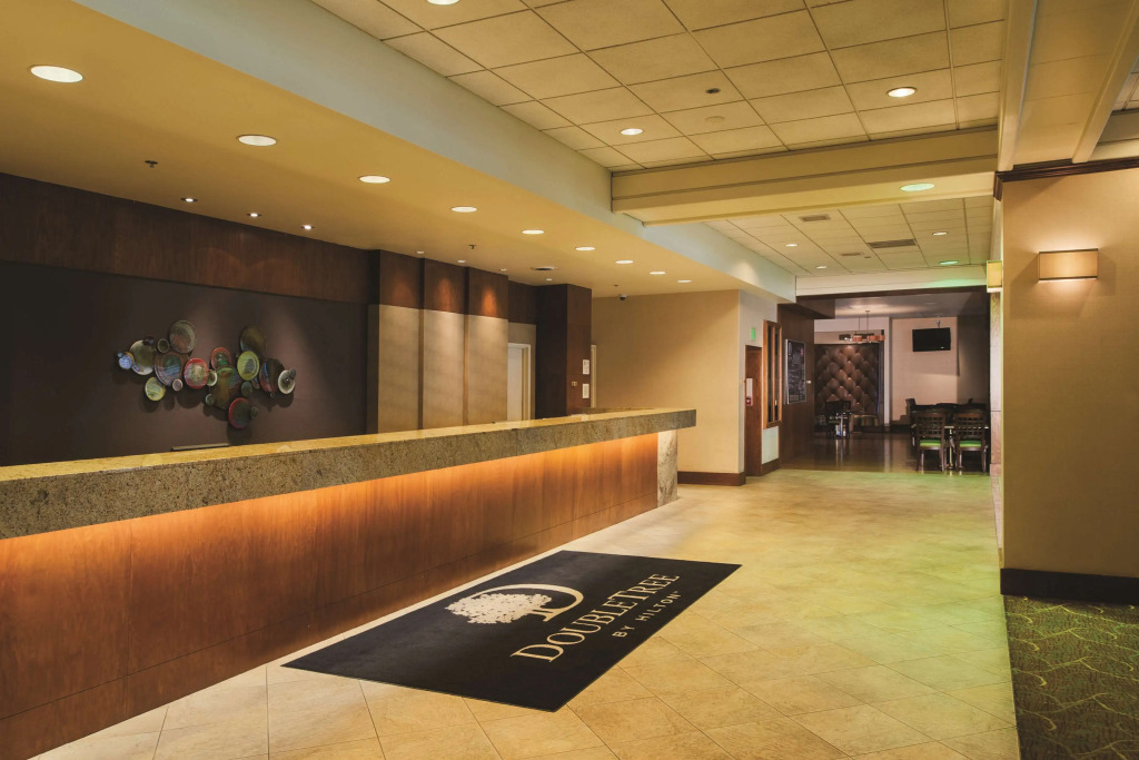 DoubleTree by Hilton Hotel & Executive Meeting Center Omaha-Downtown